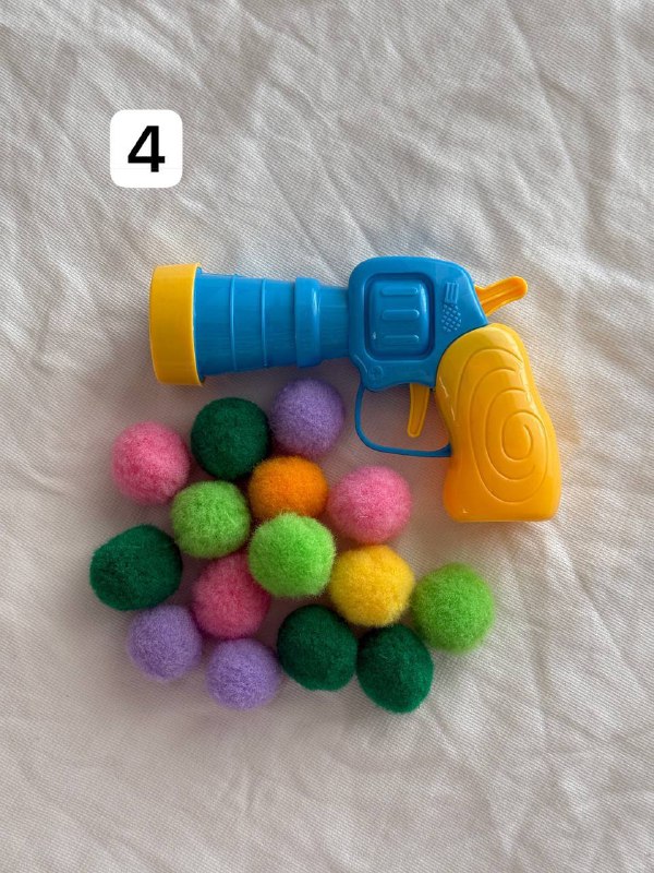 Переноска, коврик-лежанка, когтеточка, игрушка, свитер, набор игрушек, паровая щетка, совок, горшок 4