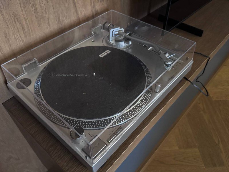 Виниловый проигрыватель Audio-Technica AT-LP120XUSB