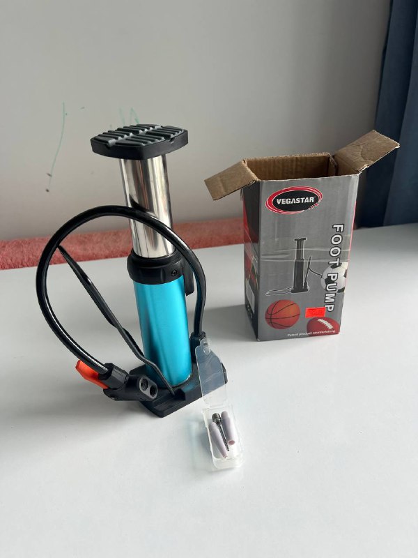 Компьютерный стол, Блендер Panasonic, Насос для велосипедов, Плавательный круг, Ведро, Форма для запекания, Мячик, Шприц 3