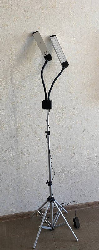 Лампа с четырьмя видами освещения