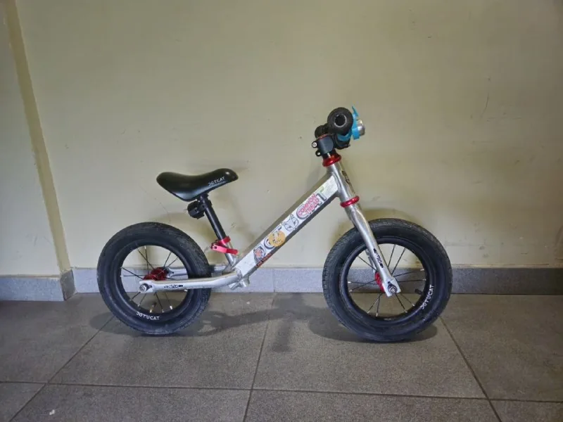 Беговел Jetcat 1