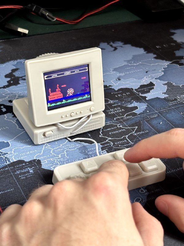 Мини приставка с ретро играми 8Бит 3