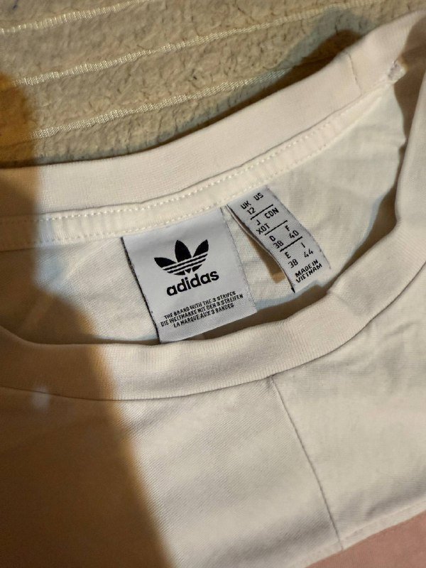 Женская футболка Adidas 2