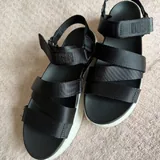 Женская обувь GUESS, ZARA, DKNY и UGG 10