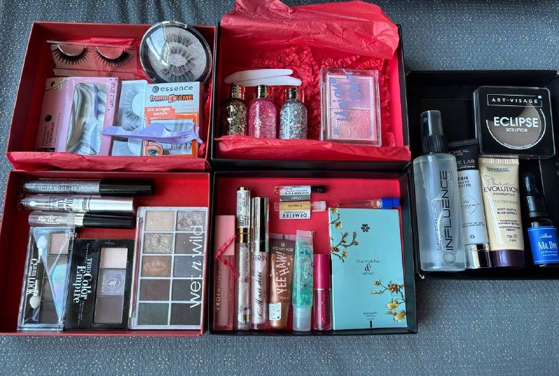 Бьюти-боксы с косметикой, средства для волос, лица и блондинок