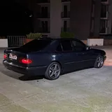 Mercedes Benz W210 E320 4