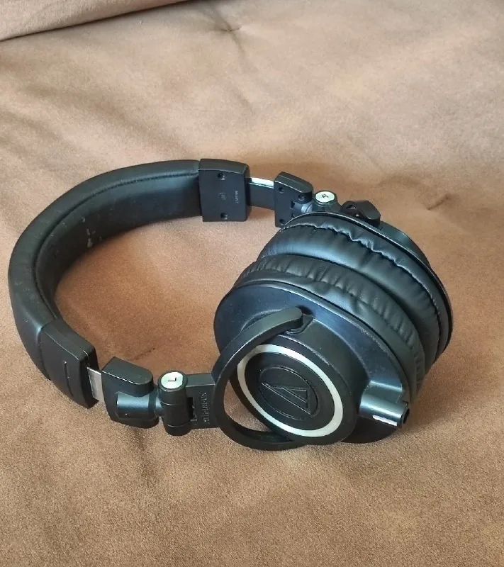 Наушники Audio-Technica ATH-M50x 1