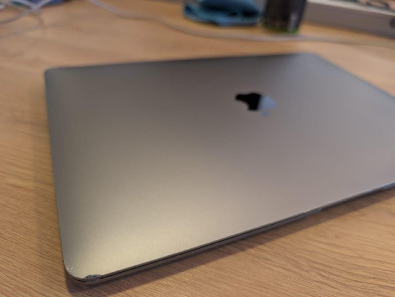 Apple M1 Air 8 core, RAM 8GB, SSD 256GB 3