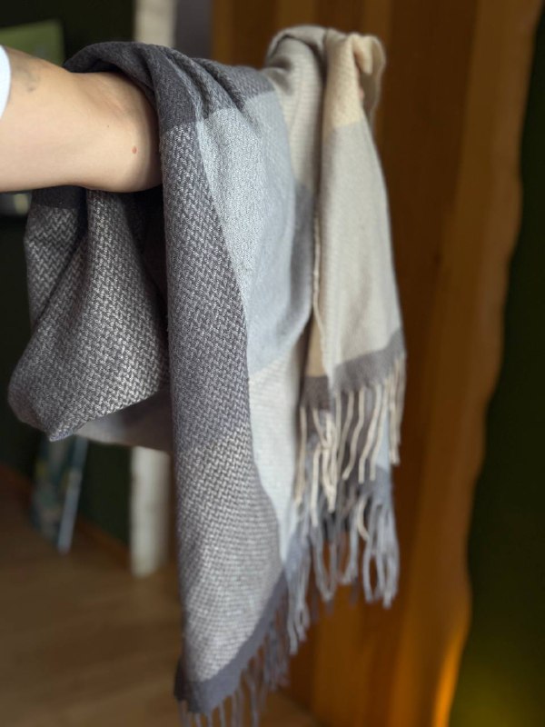 Черное пальто, куртка, ботинки, шарфик, утепленные штаны 4