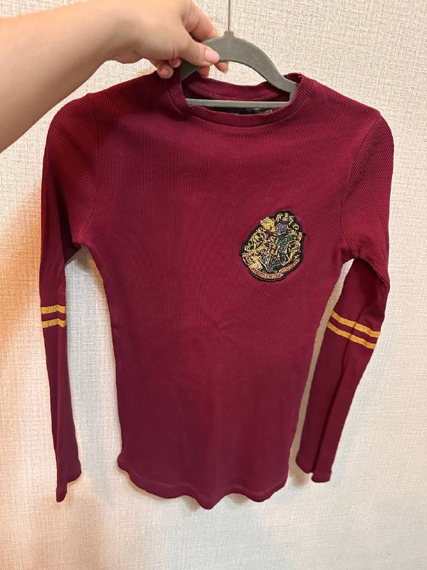 Красная водолазка с открытой спиной, кардиган, боди с воланами, лонгслив Гарри Поттера, платье 6