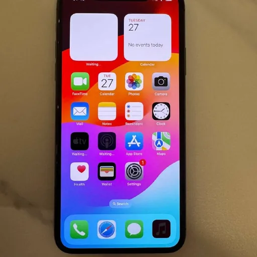 iPhone 11 Pro Max 256GB, iPhone SE 2020 64GB, iPhone SE 16GB