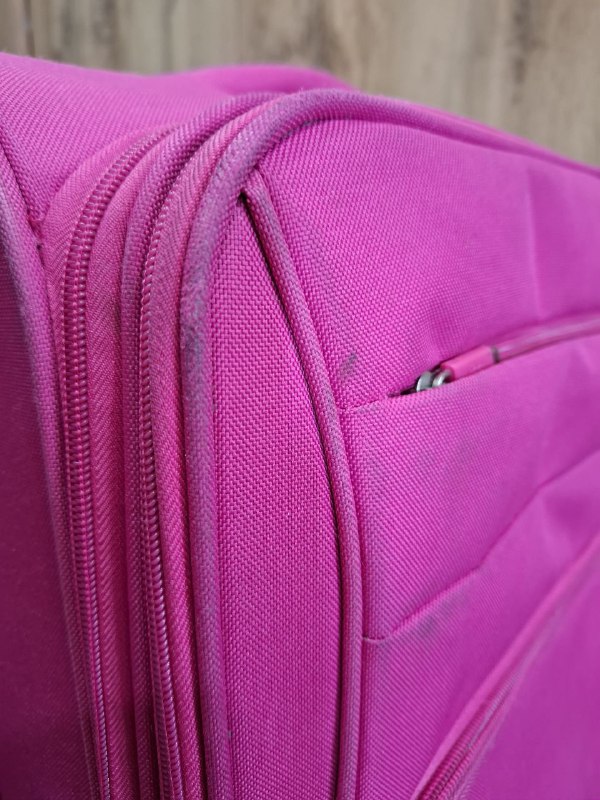 Розовый чемодан большой вместимости 3