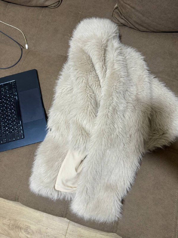 Женское искусственное меховое пальто кремовое размер М 2