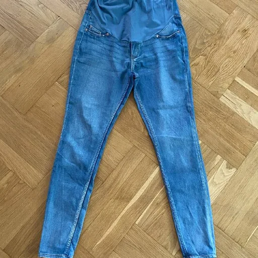 Maternity jeans