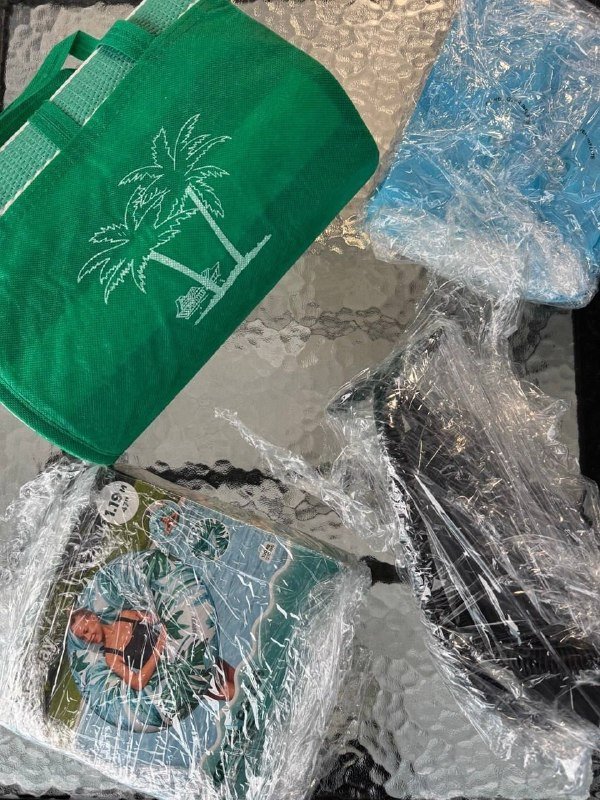 Пляжная экипировка из 5 предметов: подстилка, нарукавники, круг, насос, шляпа