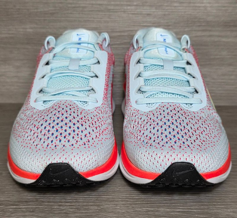 Кроссовки Nike Air Zoom Winflo 11 Glacier Blue Bright Crimson 42-42,5 размер 7