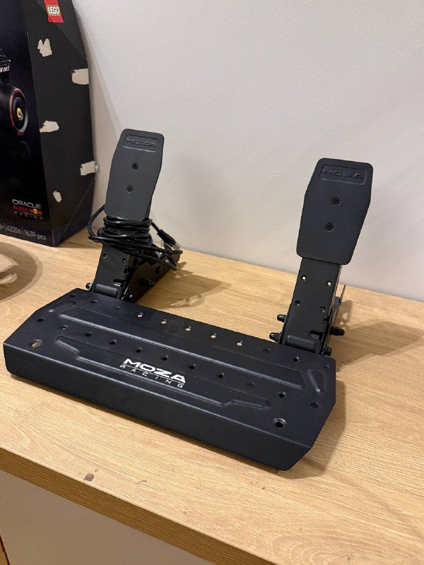 Кокпит для симрейсинга Moza R5 комплект