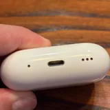 Apple AirPods Pro 2 Lightning кейс и неисправные наушники 2