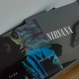 Виниловый проигрыватель Crosley Voyager, пластинки Nirvana, Shade 3