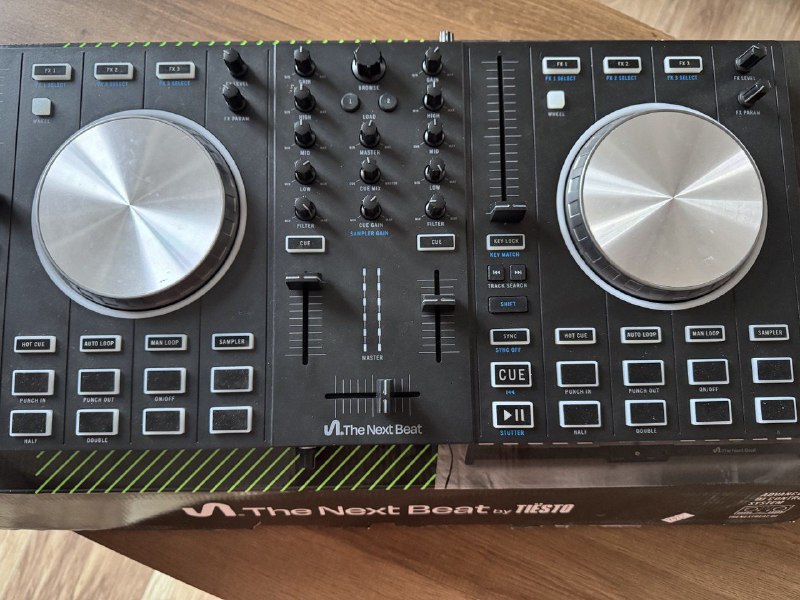 Dj контроллер, iPhone 12 Pro, изогнутый монитор Samsung, Samsung Galaxy S21 5