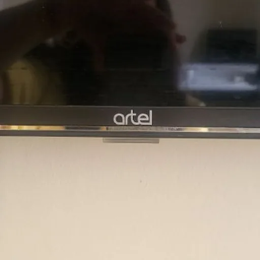 Телевизор Artel 43"