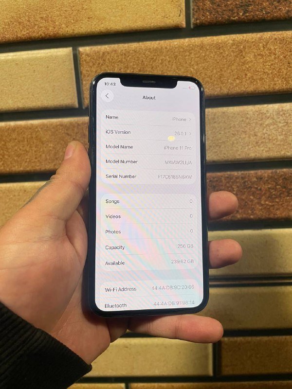 Apple iPhone 15 Pro Max 1TB, iPhone 12 128GB, iPhone 11 Pro 256GB 4