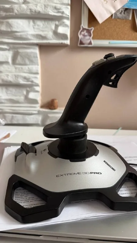 Logitech Extreme 3D Pro джойстик 1