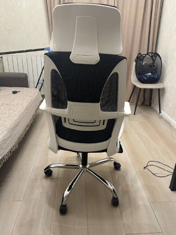 Офисное кресло 2