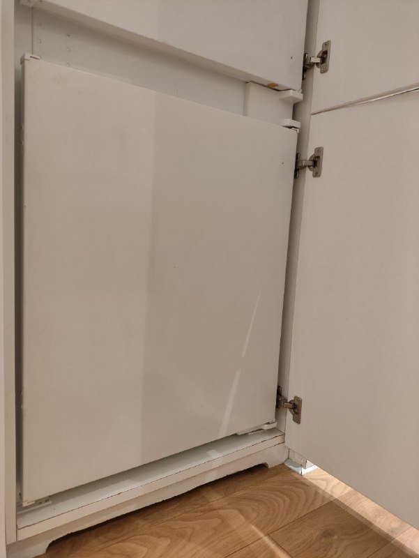 Встраиваемый холодильник Whirlpool 8