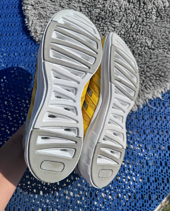 Кроссовки фирмы Demax размер 40 5