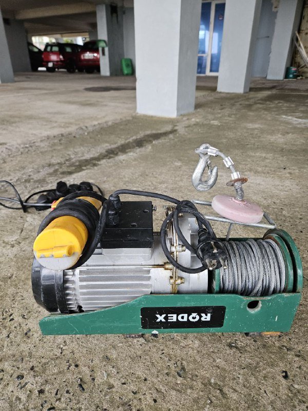 Лебедка с тросом 25 метров 4