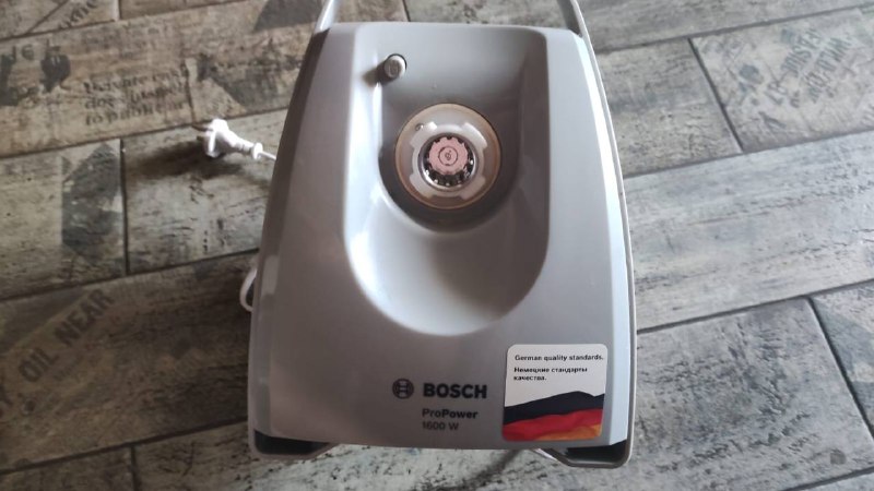 Электрическая мясорубка Bosch MFW45020 2