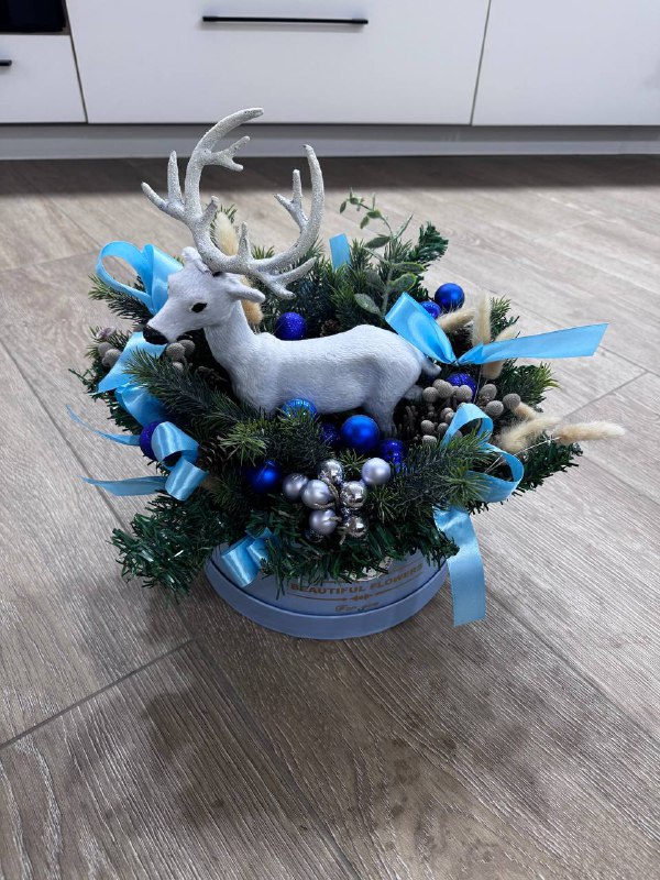 Декоративная композиция с оленем 2