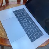 MacBook Pro 15" 2017 i7 16GB RAM 2