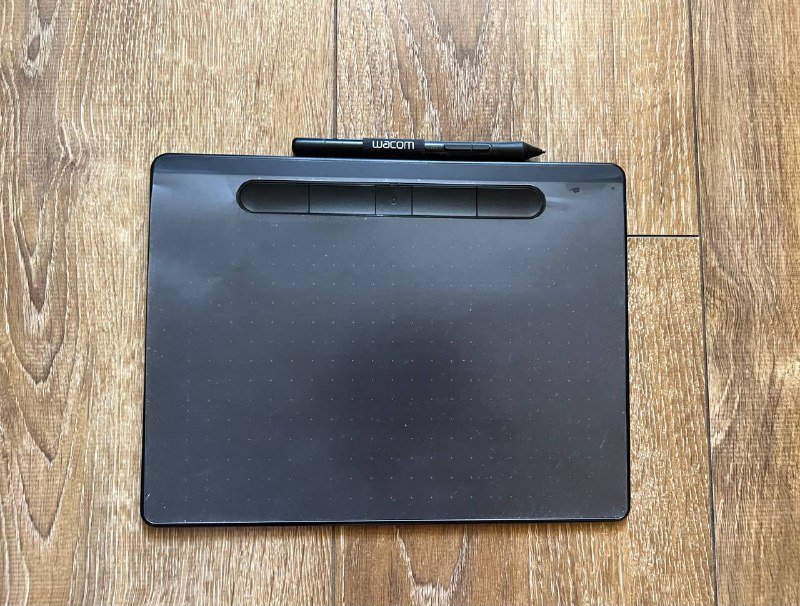 Графический планшет Wacom Intuos S со стилусом и пленкой