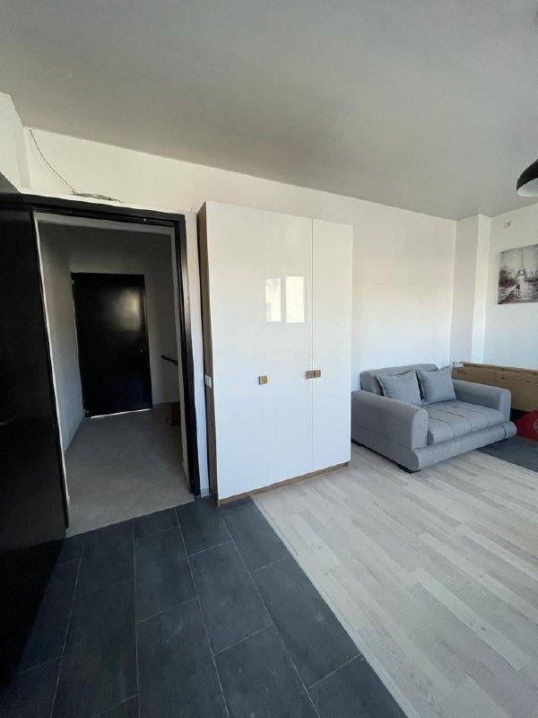 Квартира студия с балконом, мебелью, техникой 6