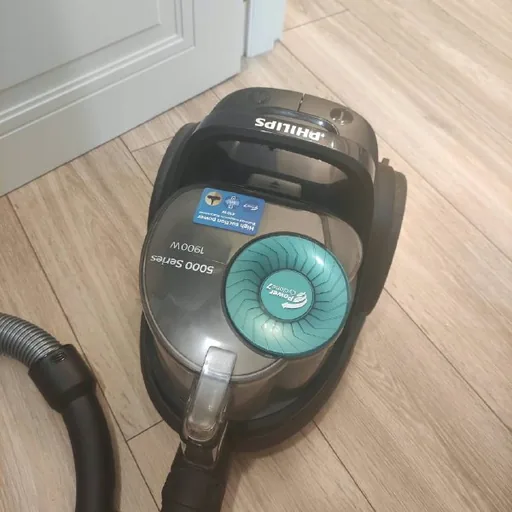 Philips PowerCyclone 7 vacuum cleaner