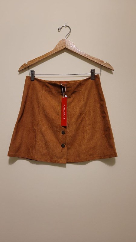 Джинсовая куртка, Голубой свитер, Черный худи, Серый худи, Бежевая майка, Джинсы, Юбка, Розовый свитер 7