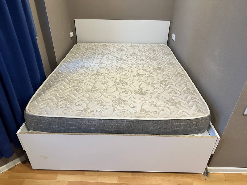 Кровать с матрасом 4