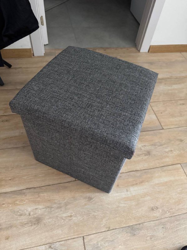 Мусорка маленькая, пуфик, плед, одеяло, грильница, гирлянда, микроволновая печь, роутер, набор посуды 8