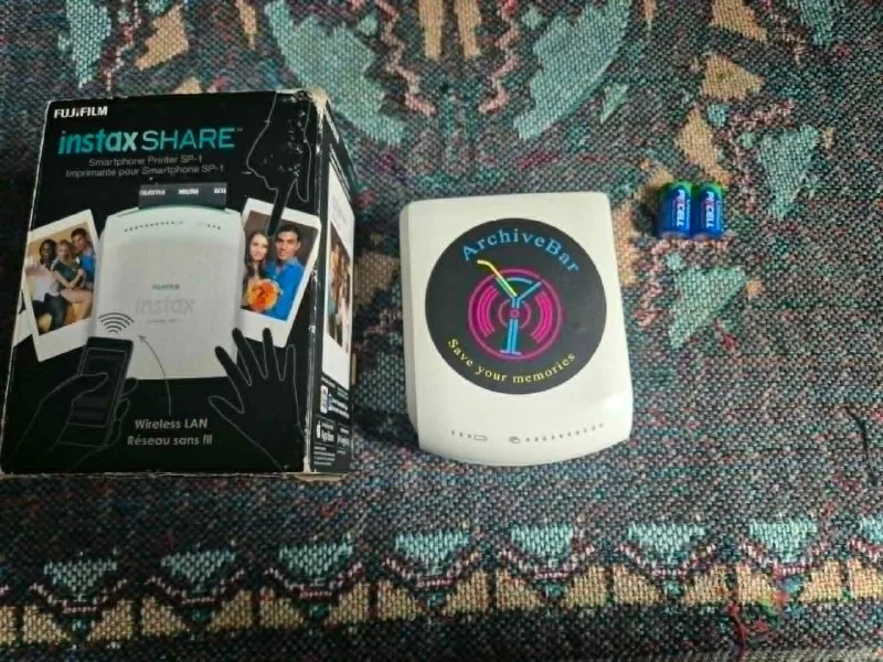 Fujifilm Instax SHARE, Archiver