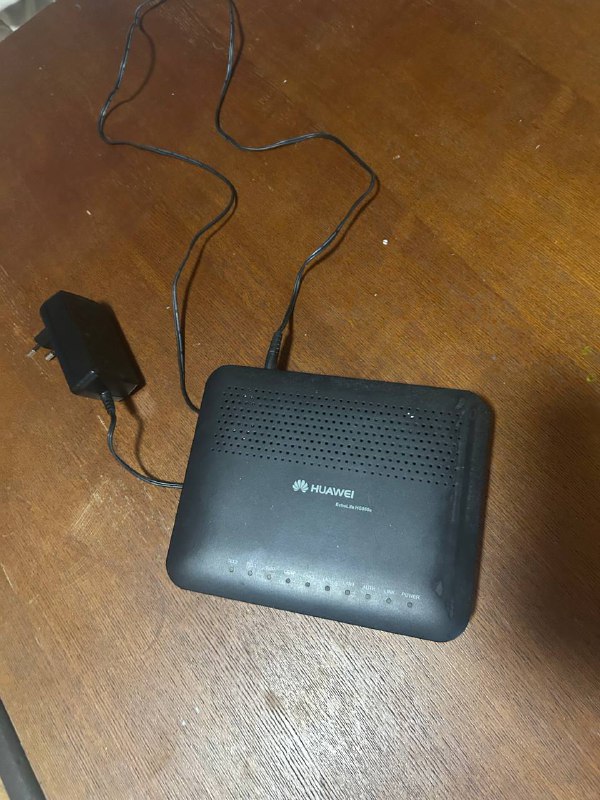 наушники JBL, клавиатура Logitech, роутер Huawei 3