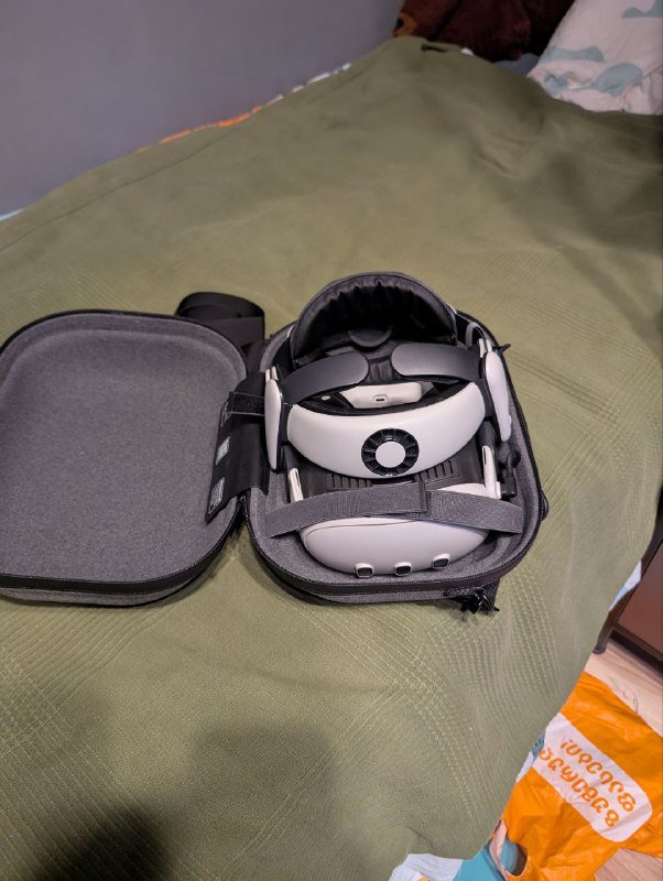 Meta Quest 3 на 512 Гб, комплект с креплением Bobovr