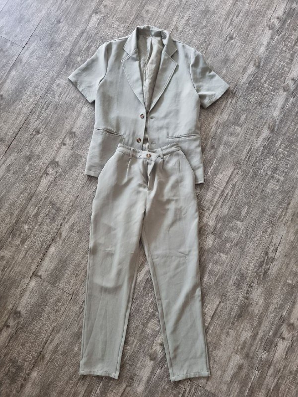 Костюм фисташкового цвета верх s низ xs 3