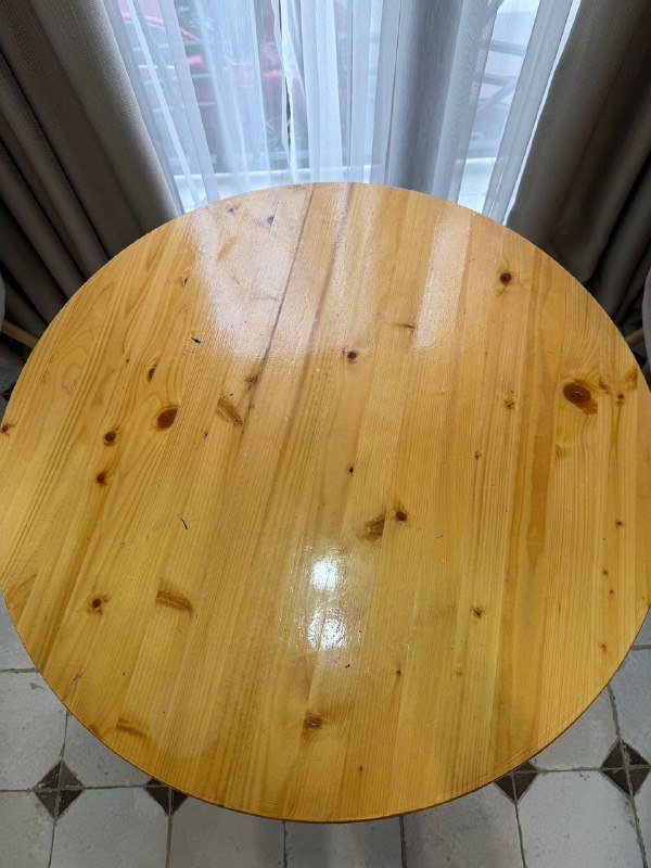 Стол с чугунной ножкой и деревянной столешницей 3