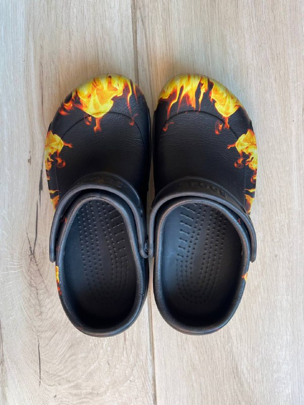Crocs Bistro Graphic Clog shoes 4