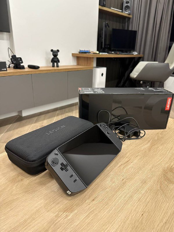 Lenovo Legion Go Z1 extreme игровая консоль 1TB 3