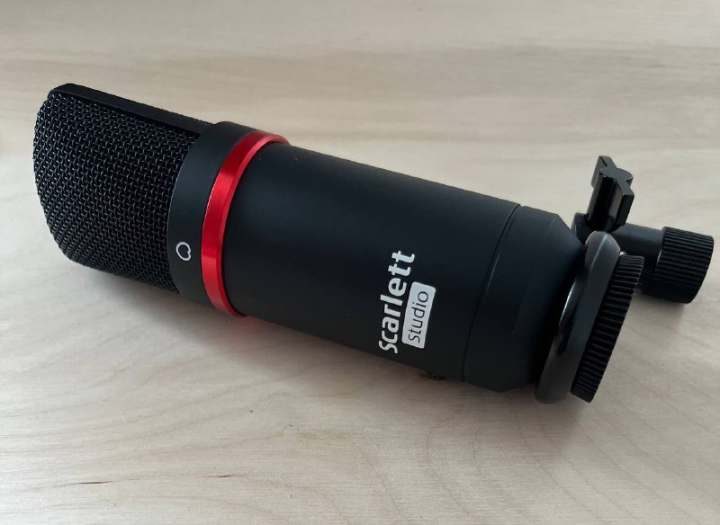 Конденсаторный микрофон FOCUSRITE Scarlett studio