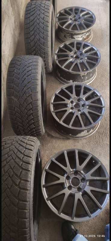 Покрышки и диски 225/45/17 2
