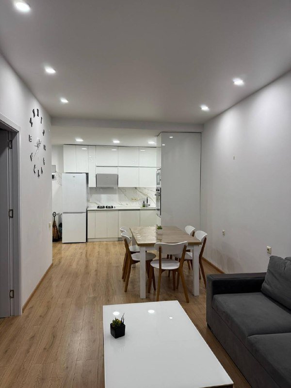 2х комнатная квартира с 1 спальней, аренда на год 5